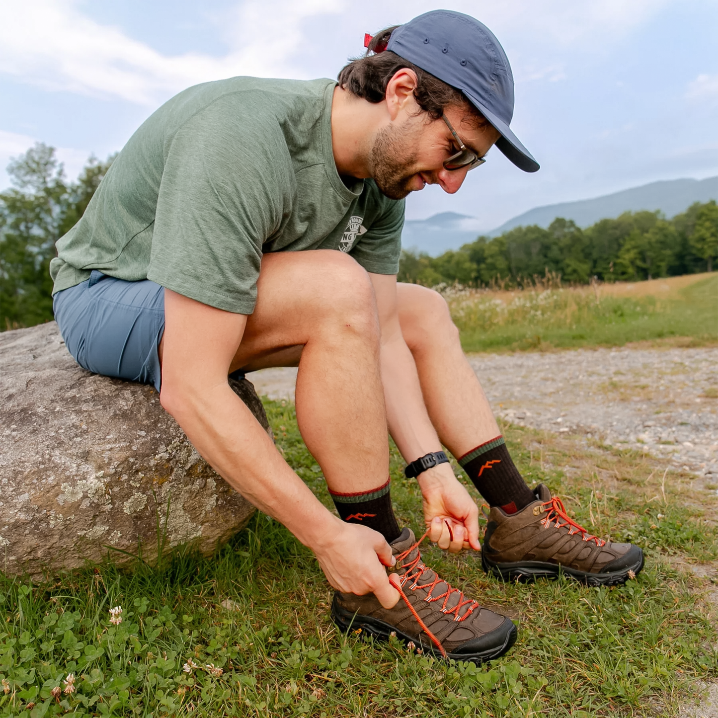 Darn Tough Men's Hiker Micro Crew Midweight Hiking Socks