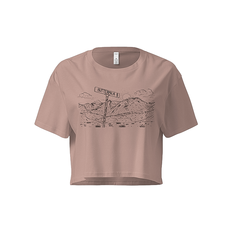Women's pink mountain graphic crop top, perfect for casual outings or workouts.