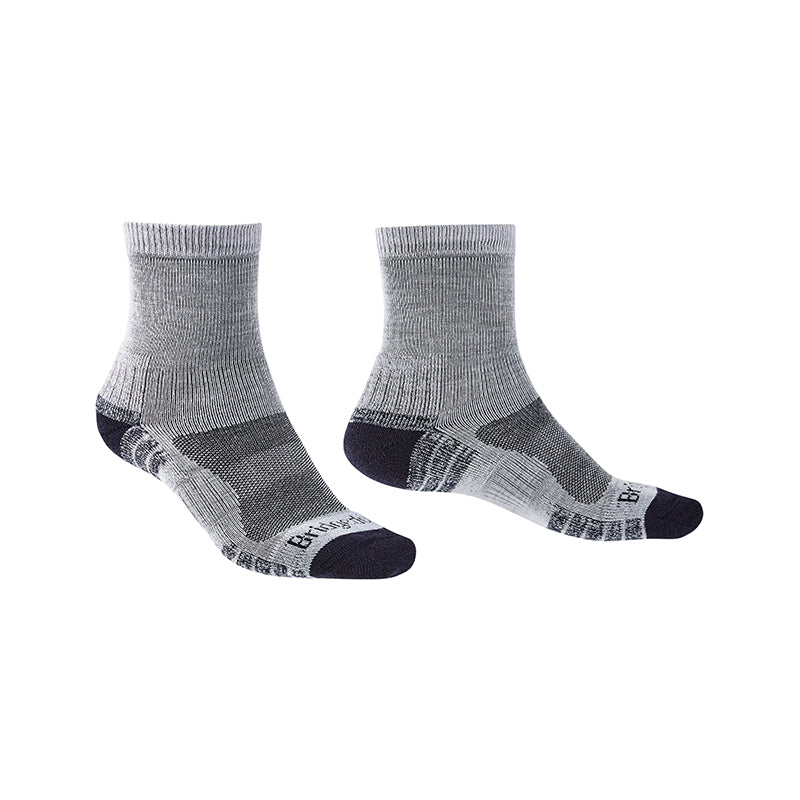 thumbnail image 2 of Bridgedale Men's Trail Run Lightweight T2 Merino Sport 3/4 Crew Socks - Blue 2 of 3