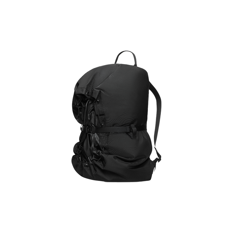Black Mammut Neon Rope Bag backpack with front straps, designed for carrying ropes, shoes, and essentials for climbing.