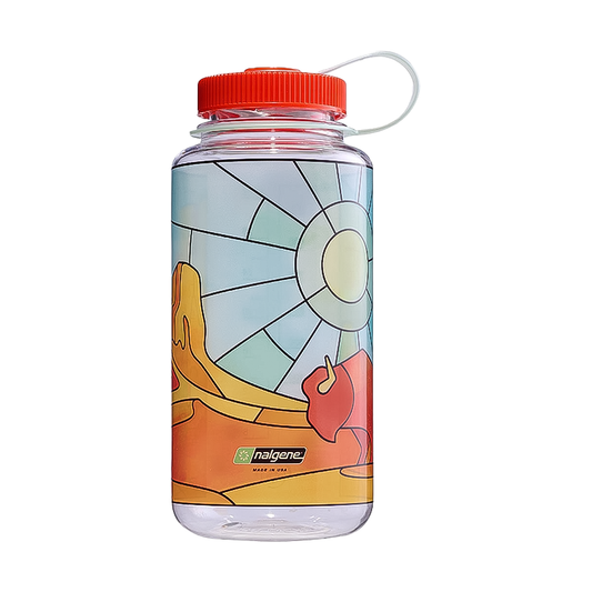 A vibrant water bottle featuring a desert design, made from 50% recycled plastic, perfect for eco-conscious hydration.